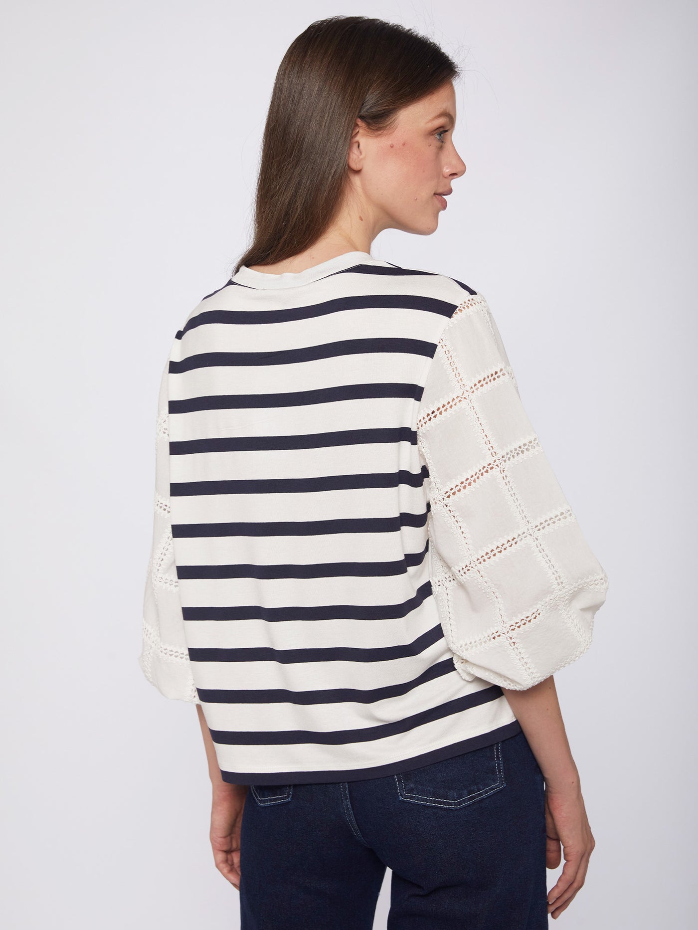 Eugens Embroidery Sleeve Top