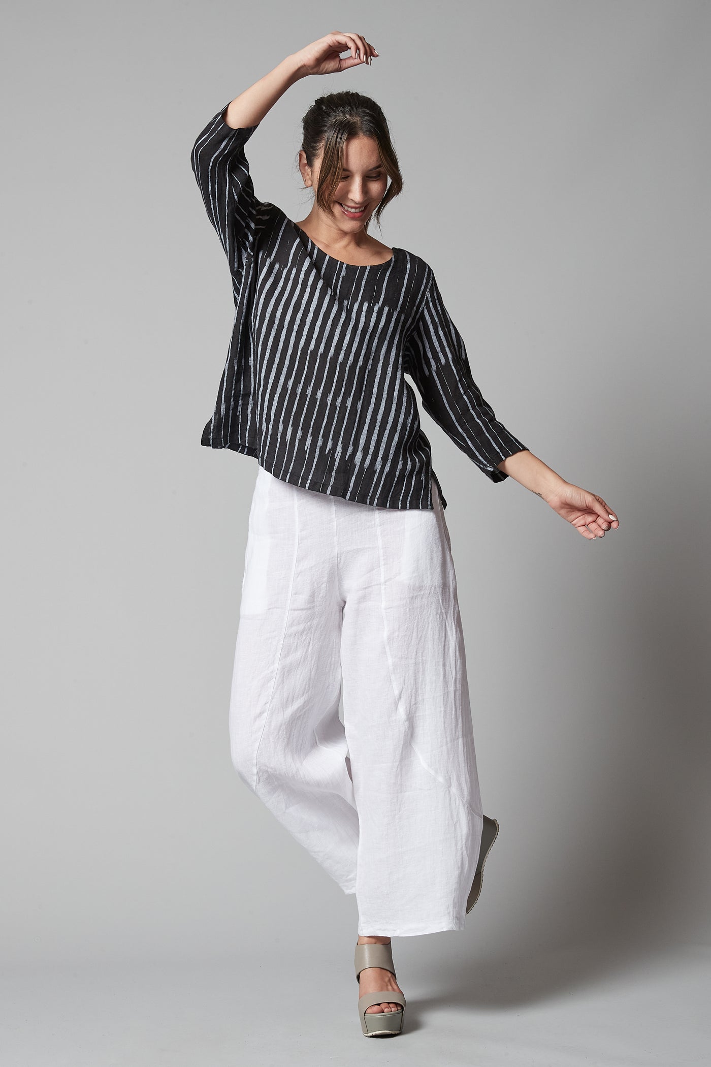 Linen Pullover Top Black & White Stripe