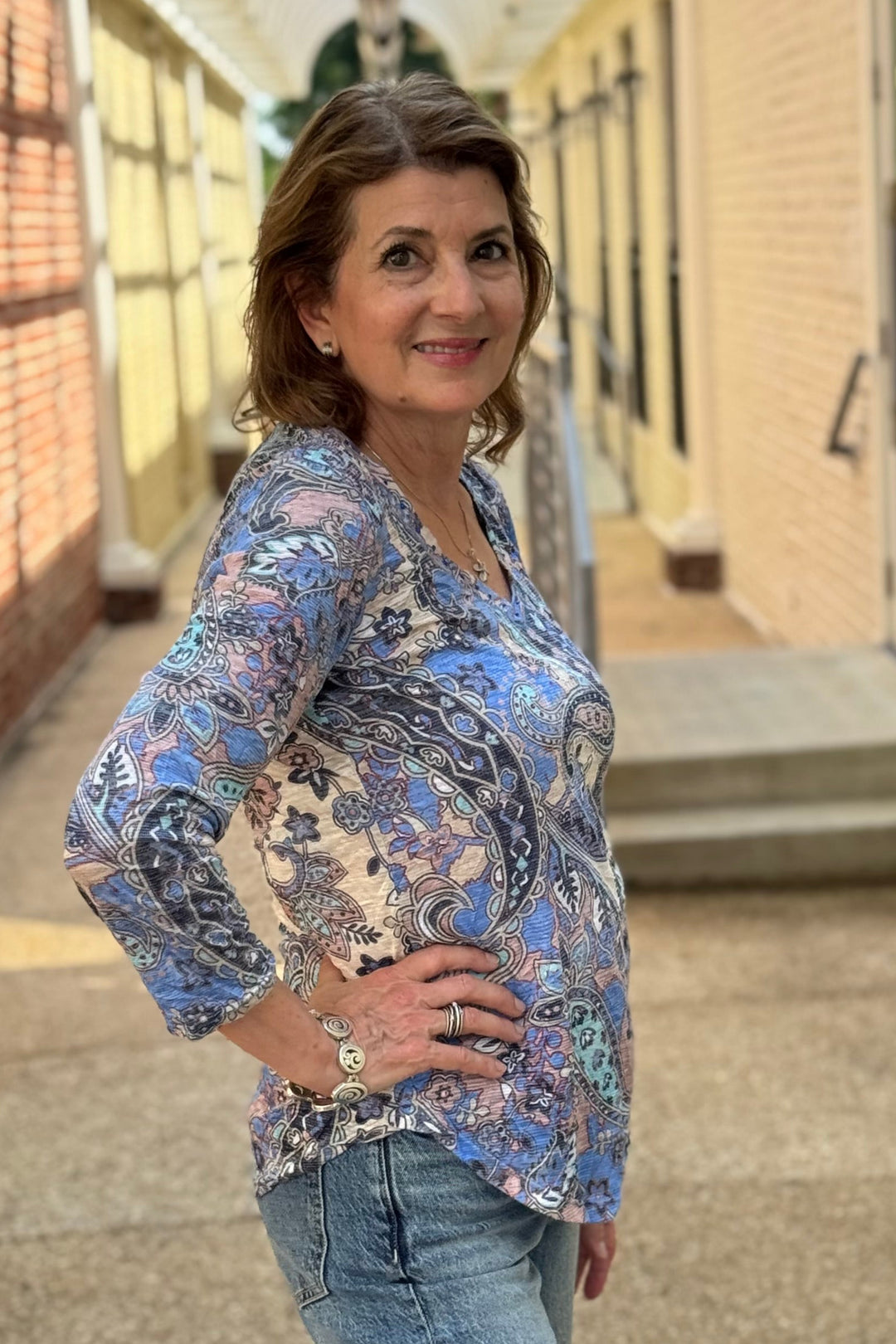 3/4 V-Neck in Paisley