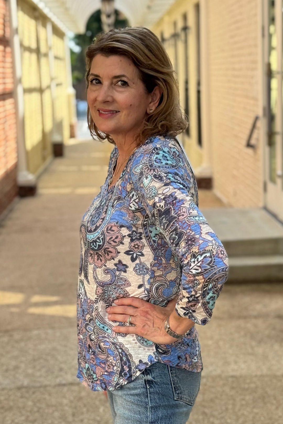 3/4 V-Neck in Paisley