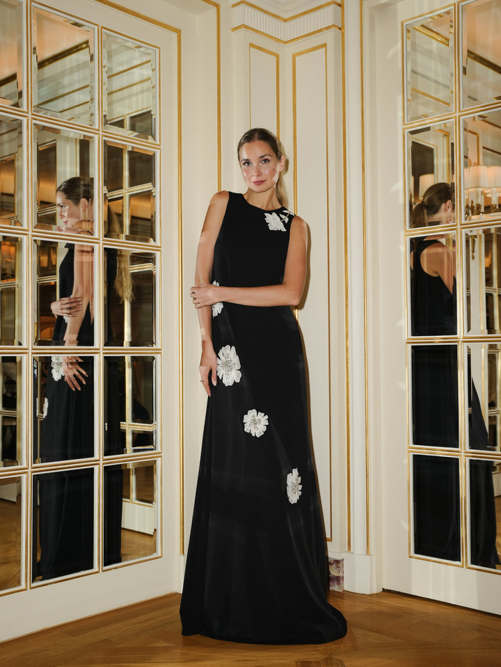 CREPE GOWN WITH APPLIQUE FLOWERS BLACK/ IVORY