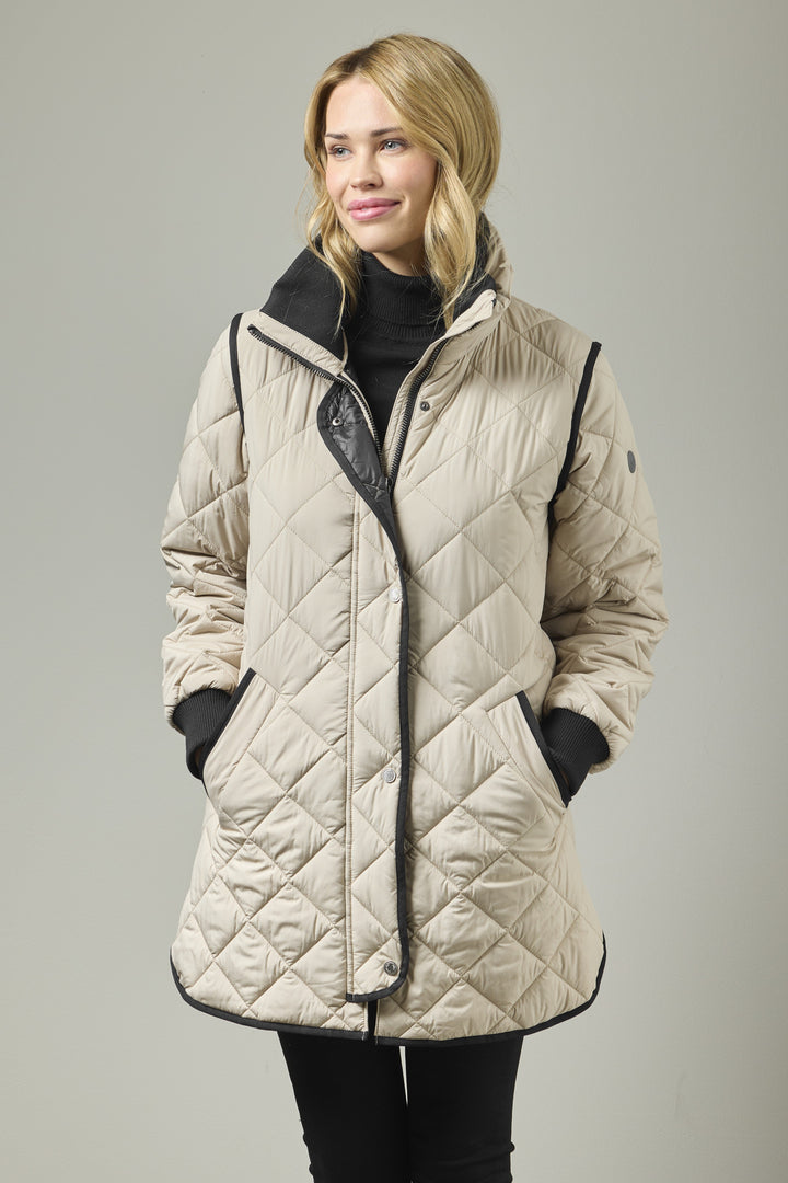 Margrethe Side Vent Quilt Jacket Beige
