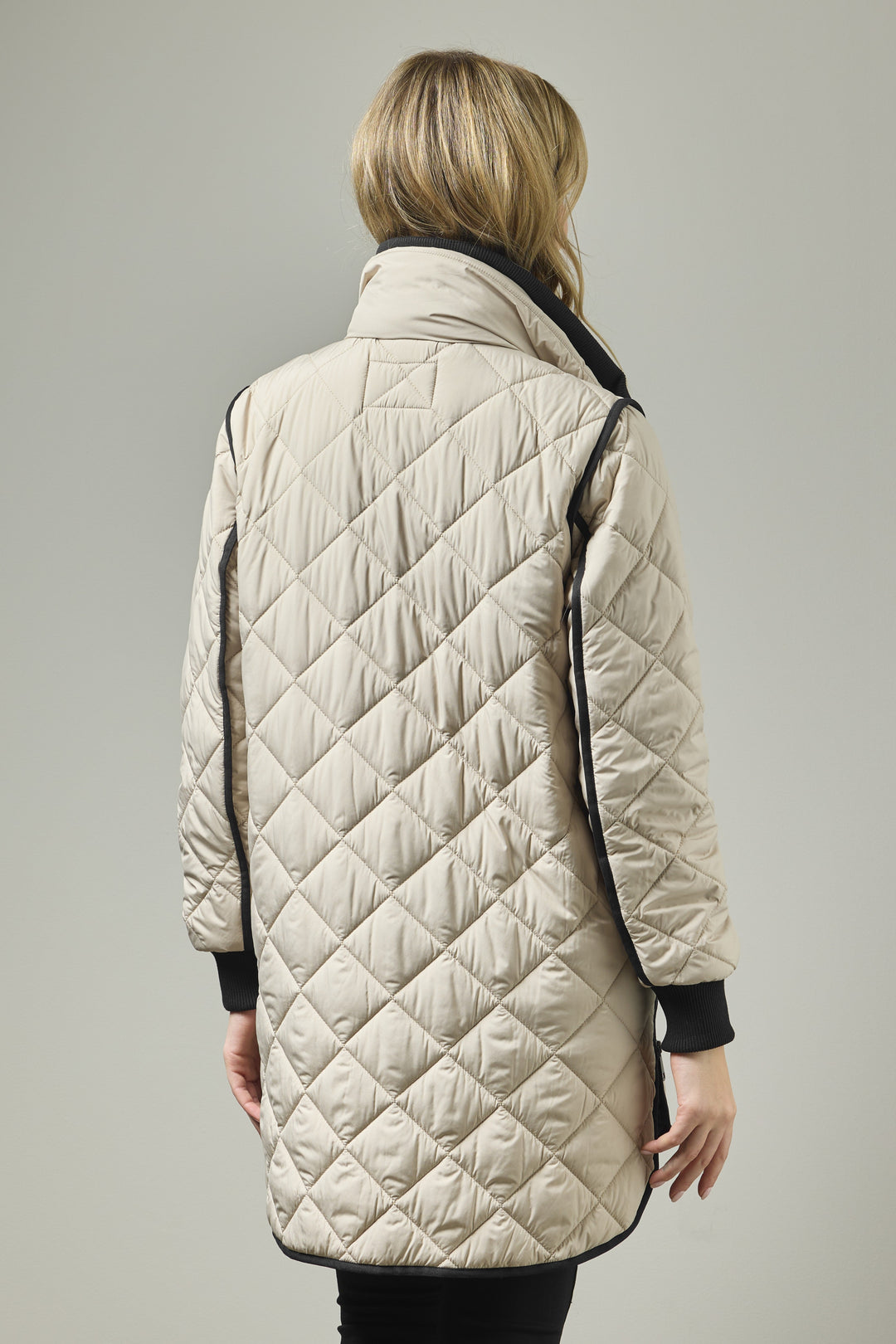 Margrethe Side Vent Quilt Jacket Beige