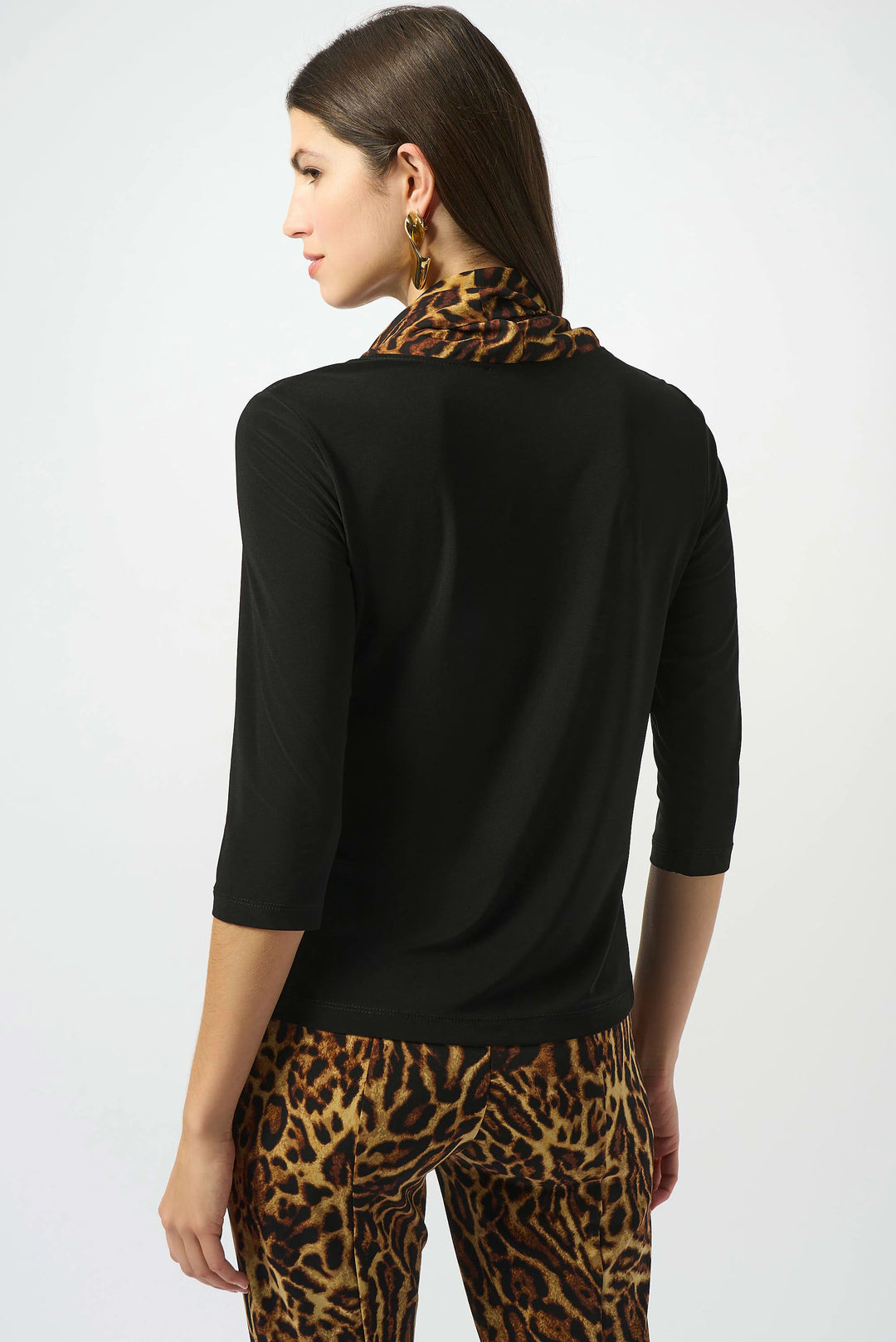 Silky Knit Fitted Top With Satin Animal Print Collar