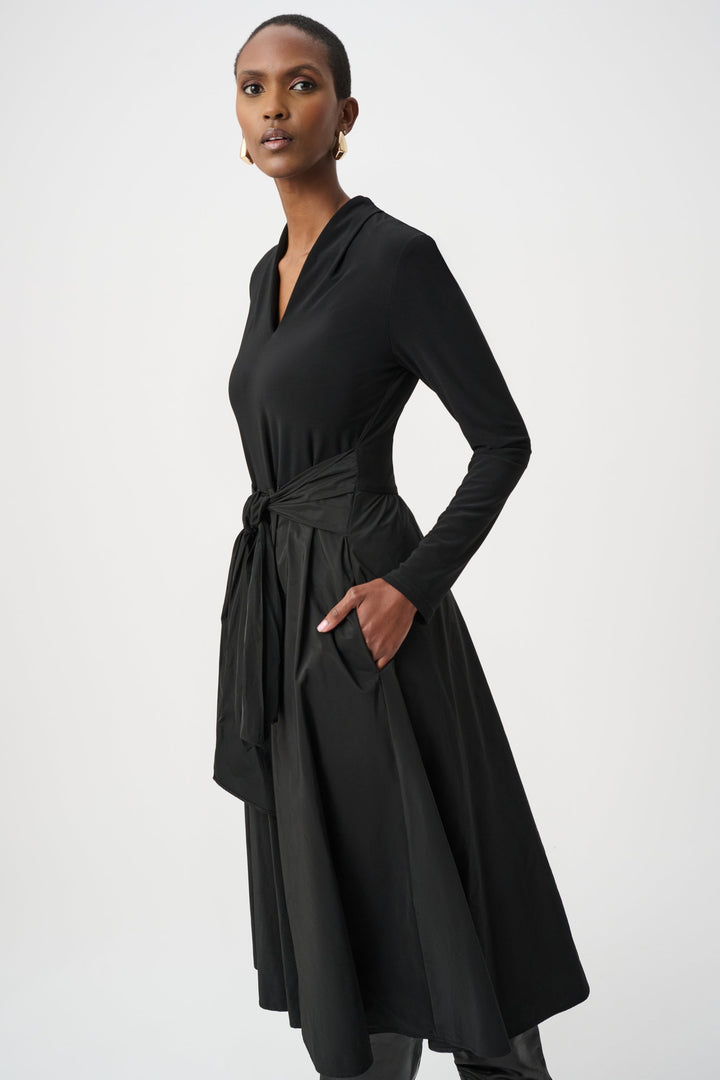 Fit &amp; Flare V Neck Dress Black