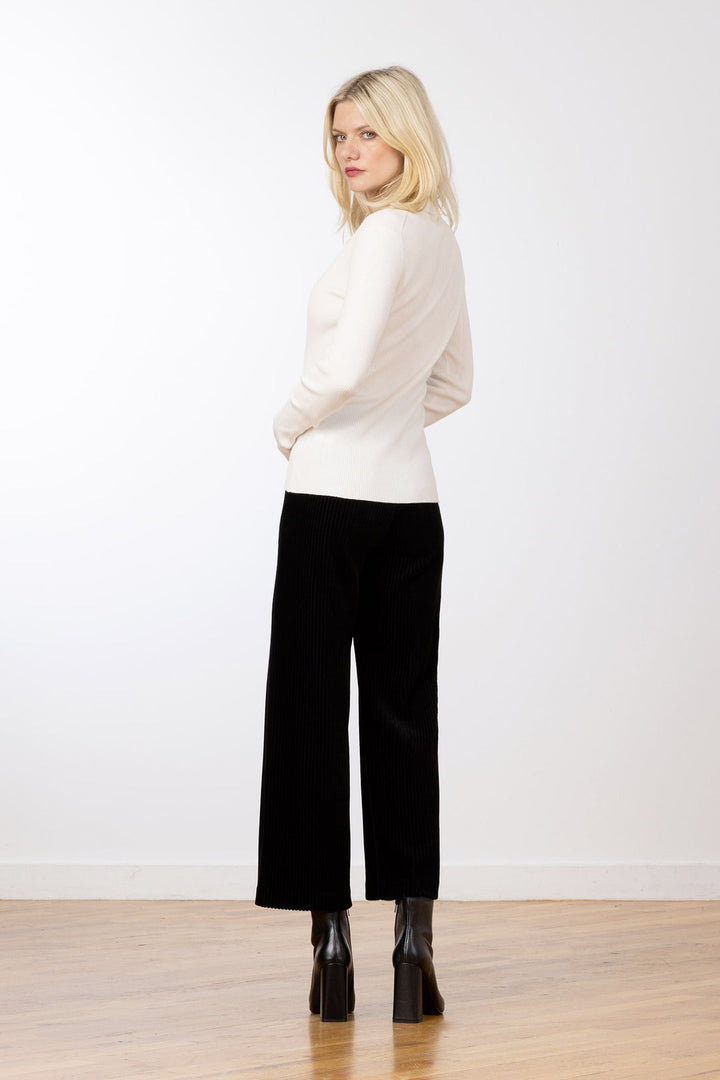 Alex Corduroy in Black