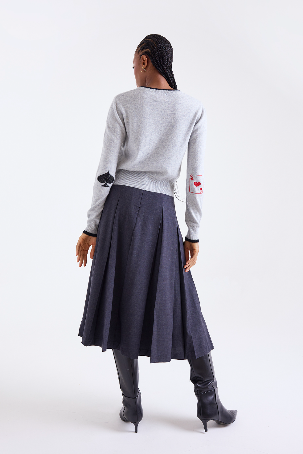 Queen of Heart Crewneck Sweater in Grey