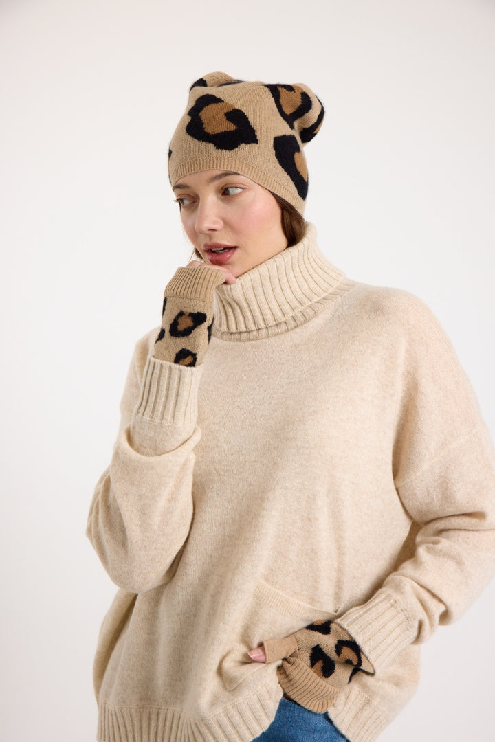 Animal Pom Hat Camel Black