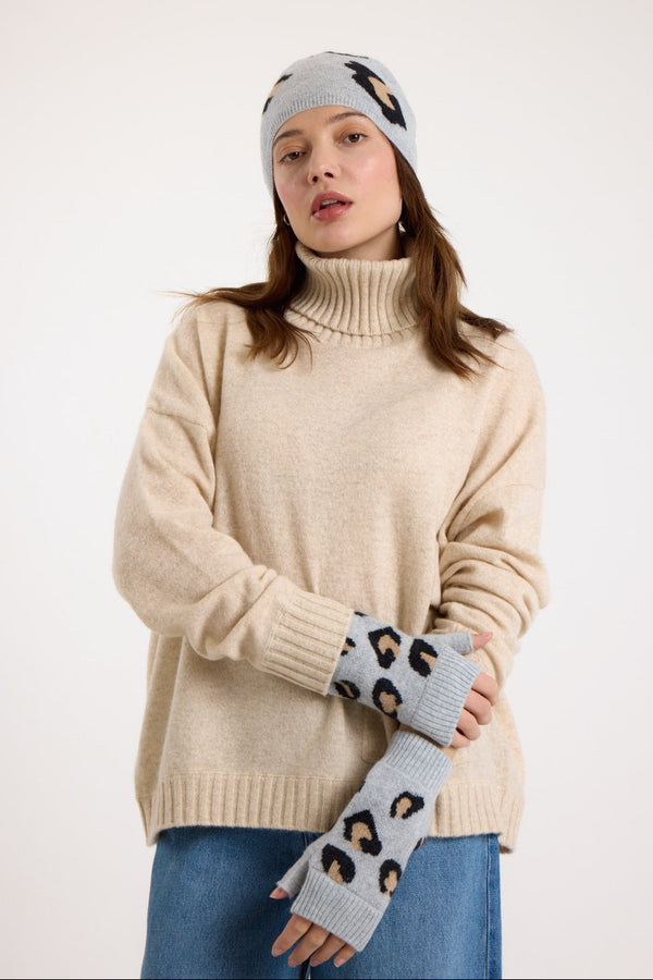 Animal Wrist Warmers in Grey