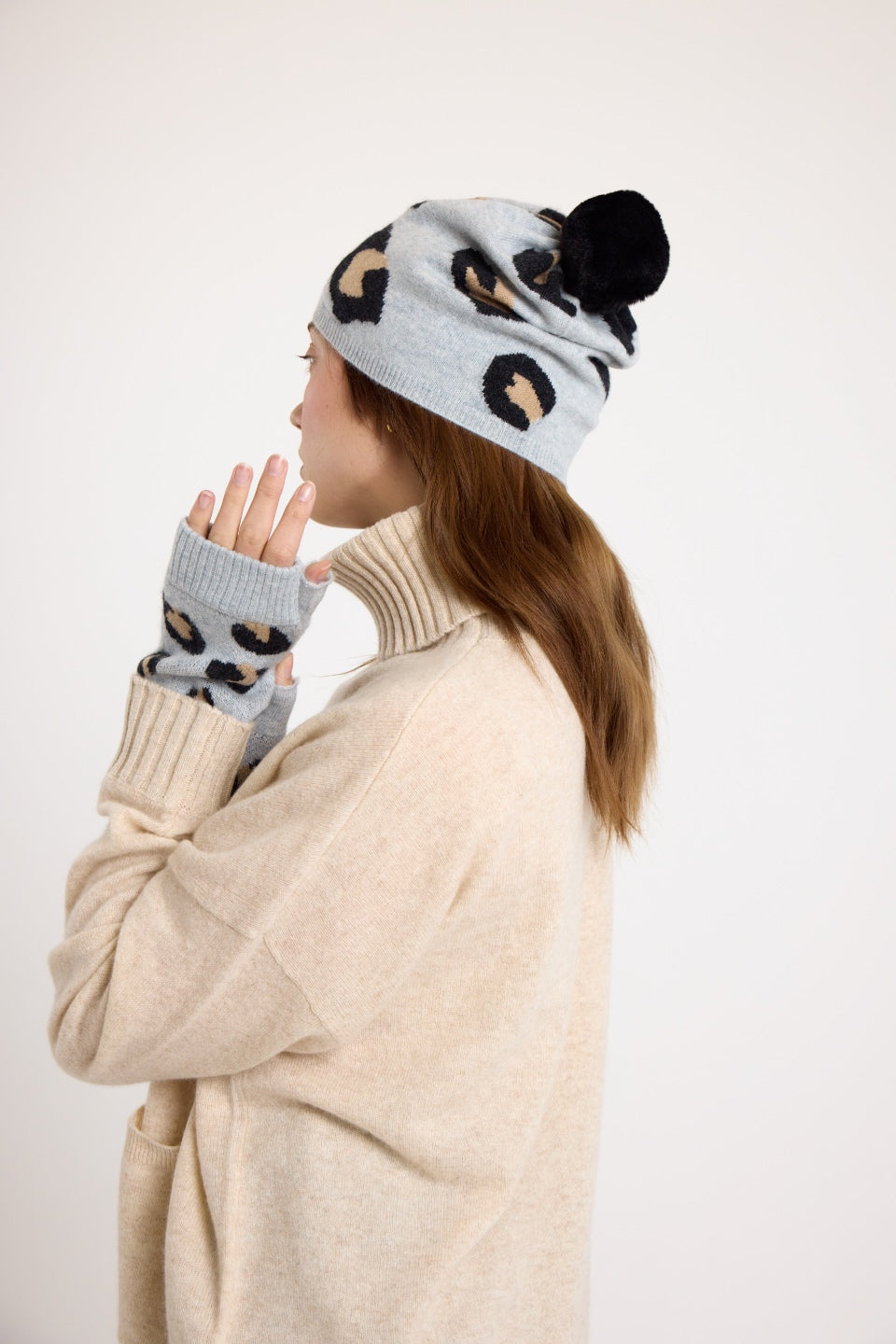 Animal Wrist Warmers in Grey