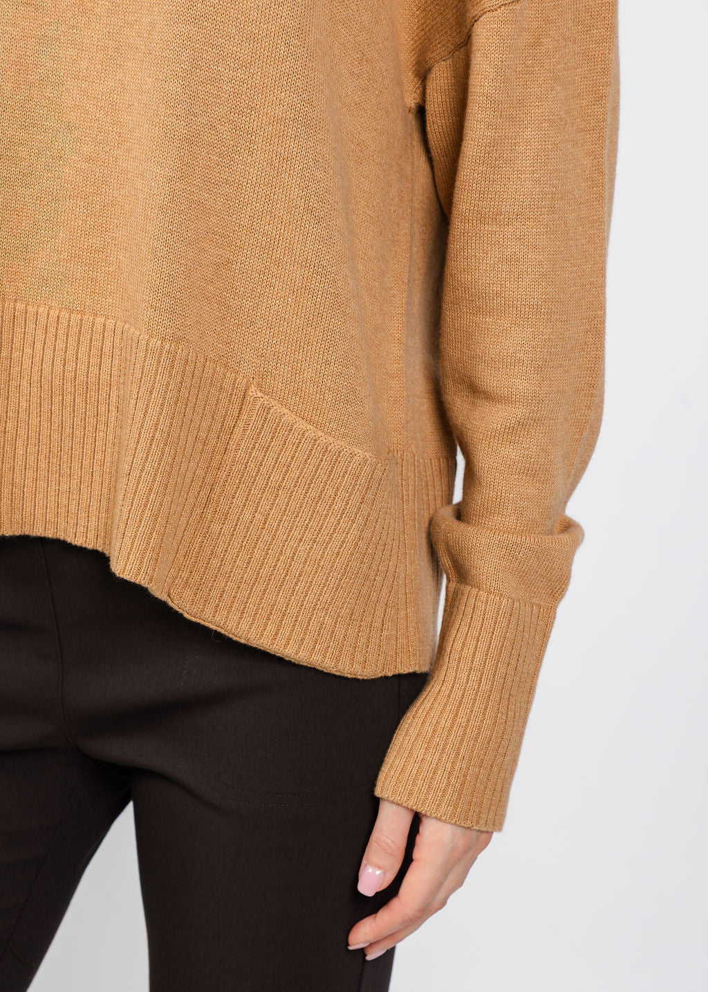 Hem Pocket Sweater Camel