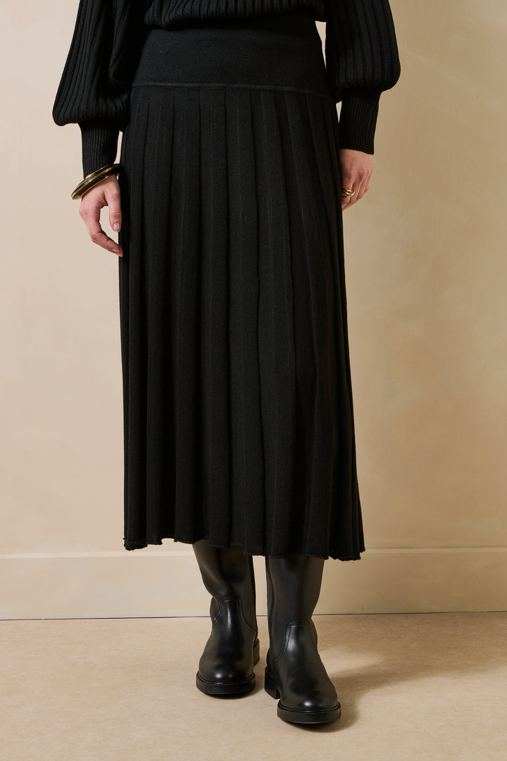 Gemila Pleated Knit Skirt Black