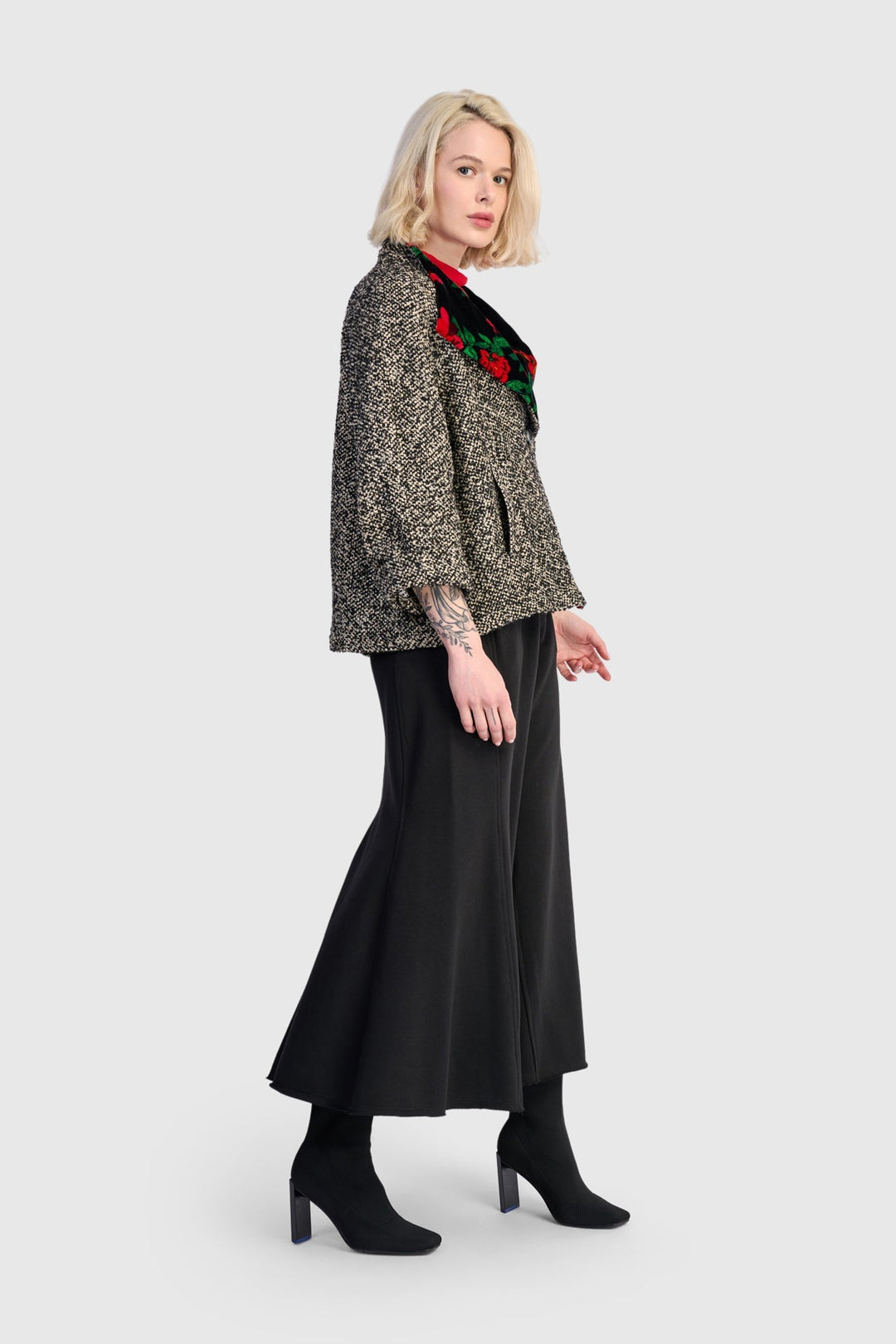 La Vie Boucle Jacket, Roses