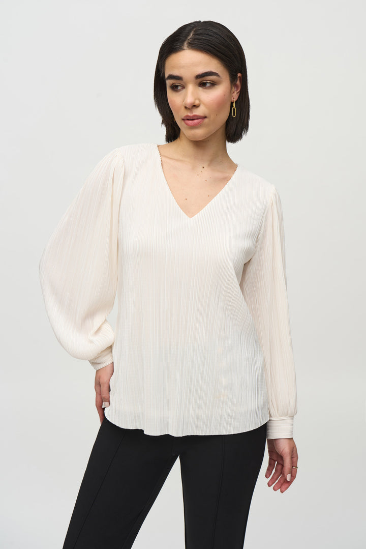 Pleated Knit Boxy V-Neck Top