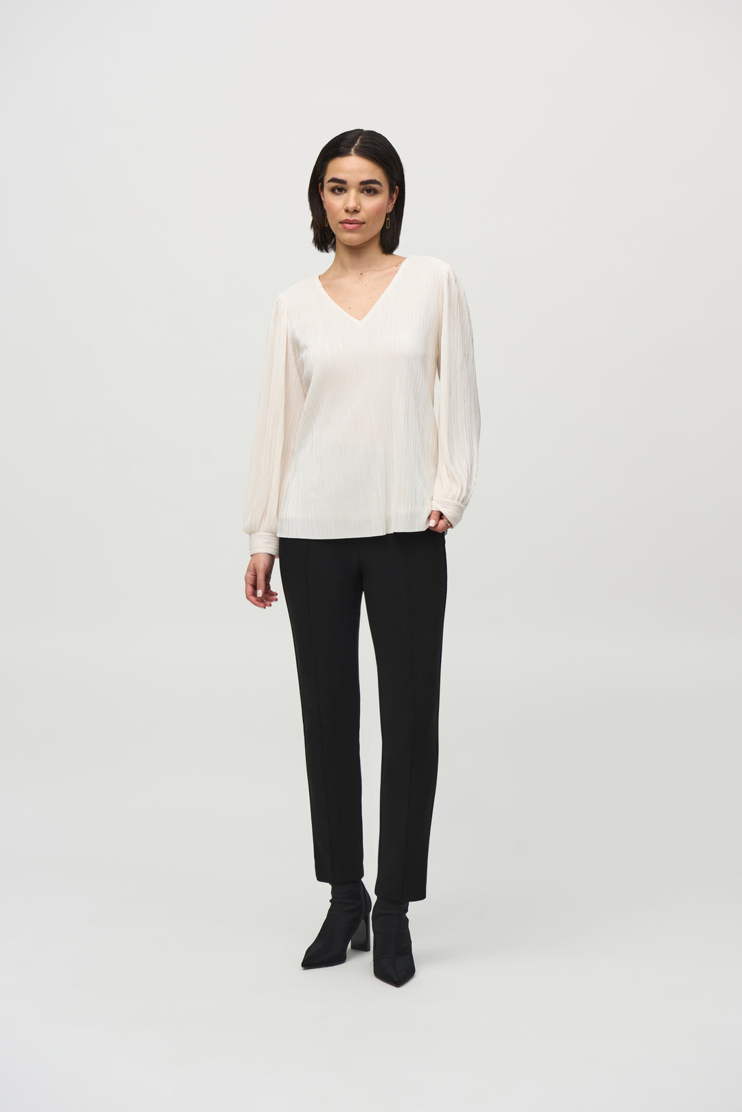 Pleated Knit Boxy V-Neck Top