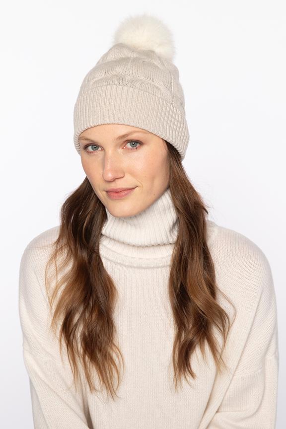 LUXE CABLE HAT