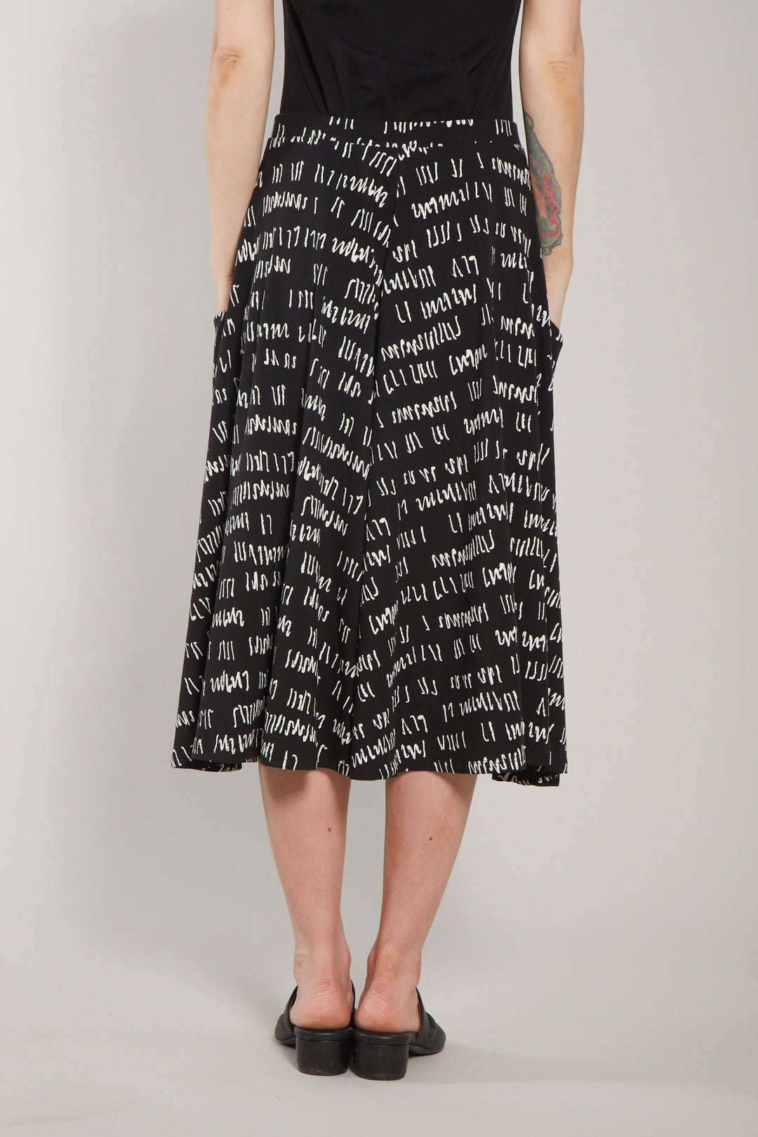 Luna Skirt Black Script
