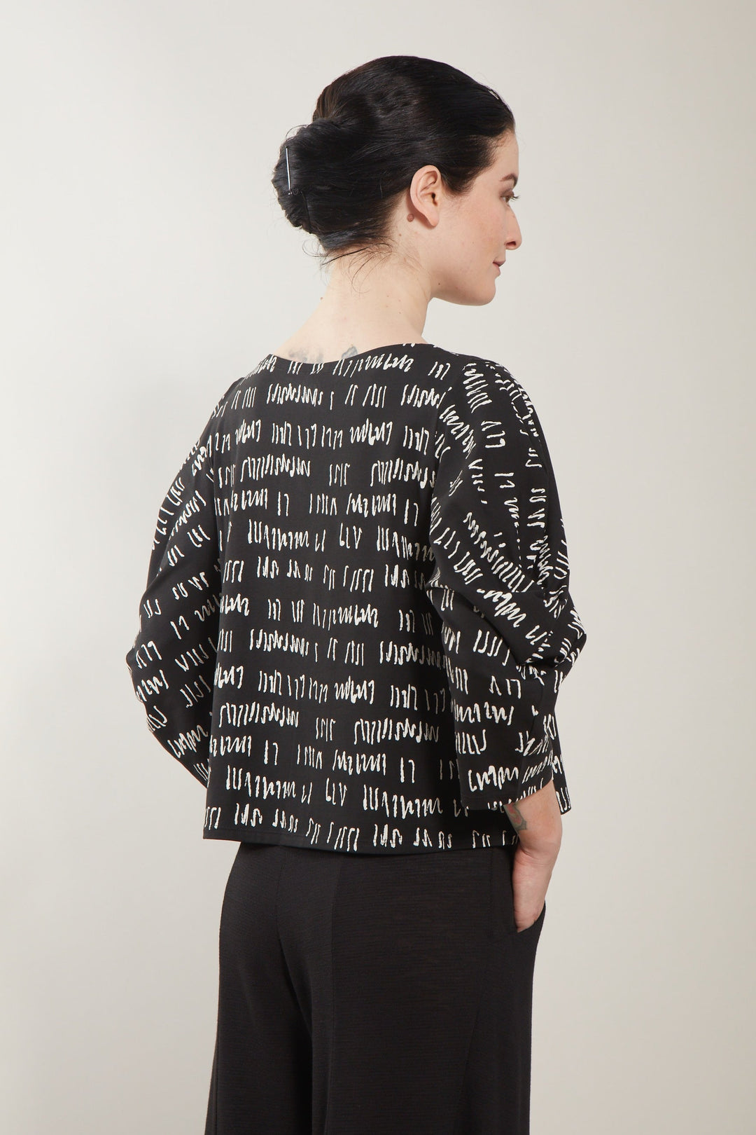 Eden Top Black Script