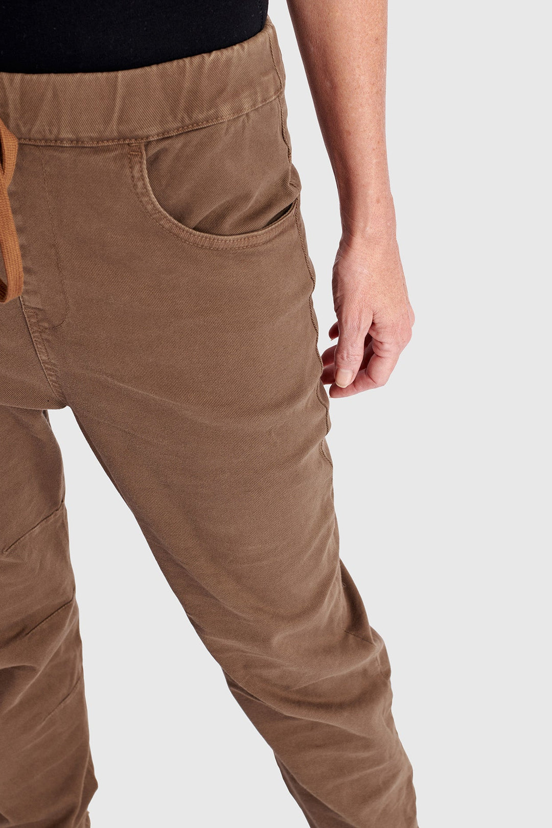 Weekend Boyfriend Jogger Jeans, Camel