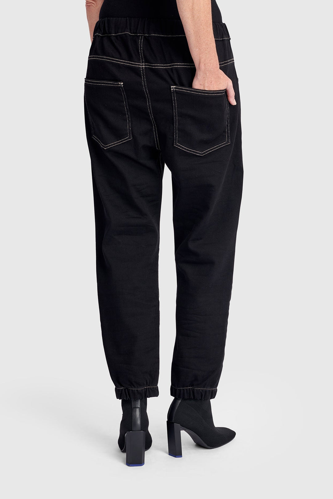 Weekend Boyfriend Jogger Jeans, Black