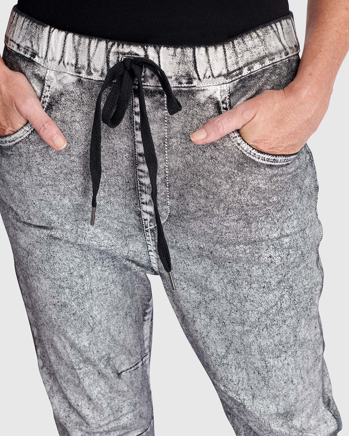 Metallic Boyfriend Jogger Jeans, Silver
