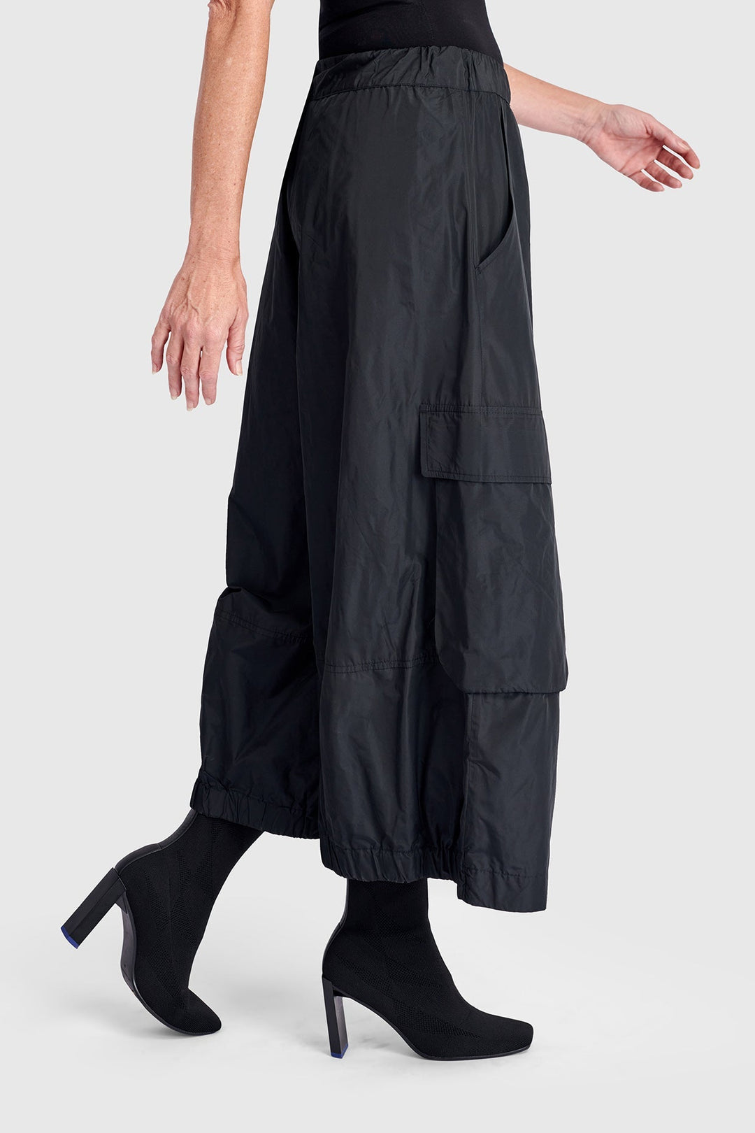 Urban Wide Cargo Pants, Black