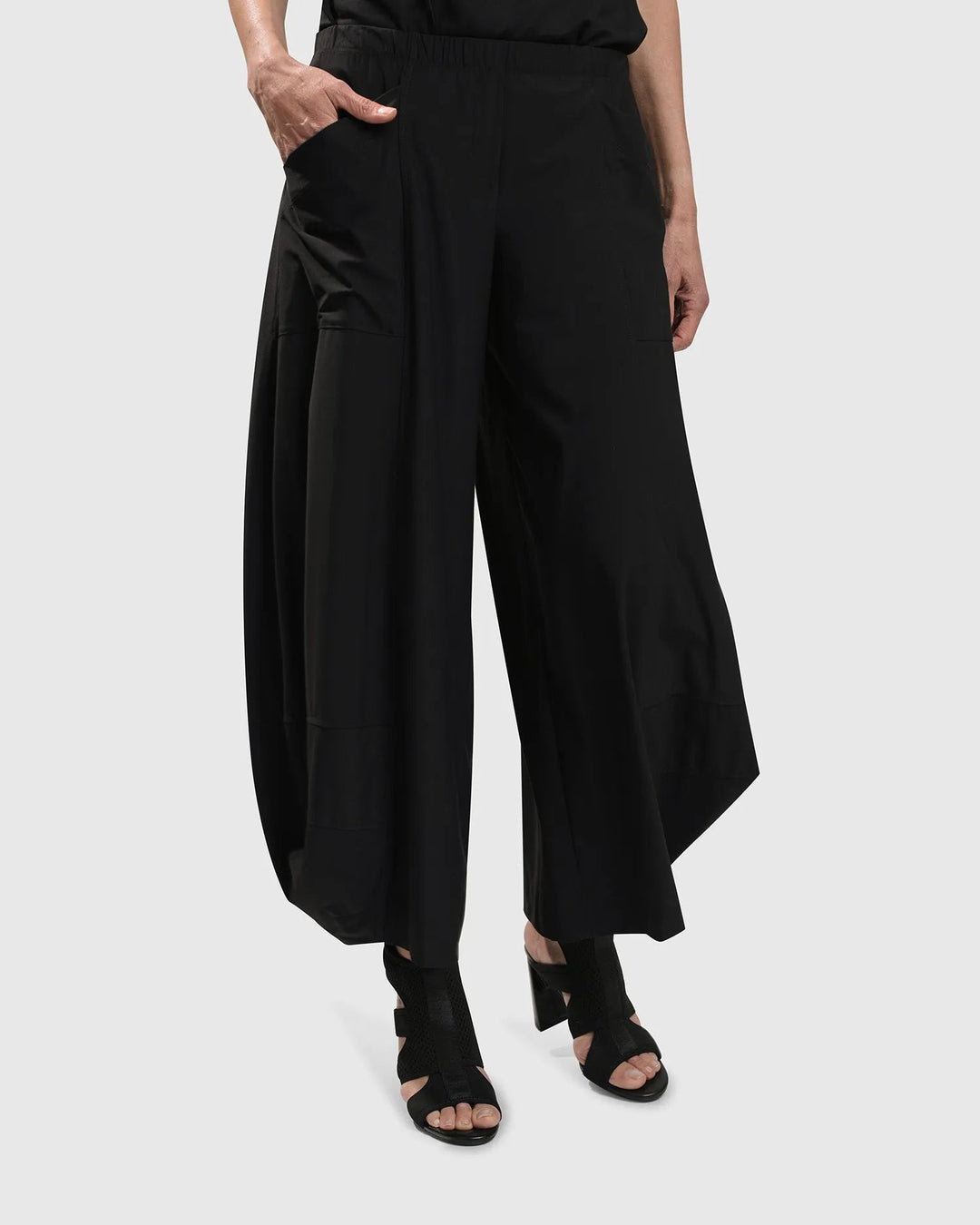 Essential Tekbika Pocket Punto Pants, Black