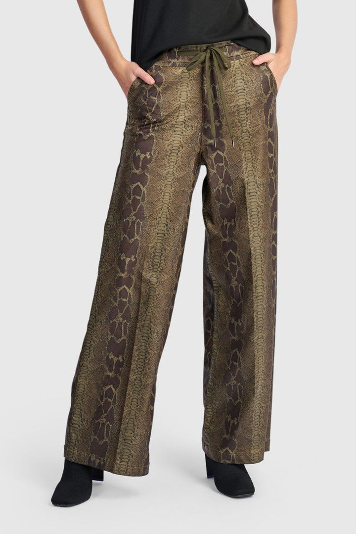 Python Wide Leg Stretch Jeans, Cobra