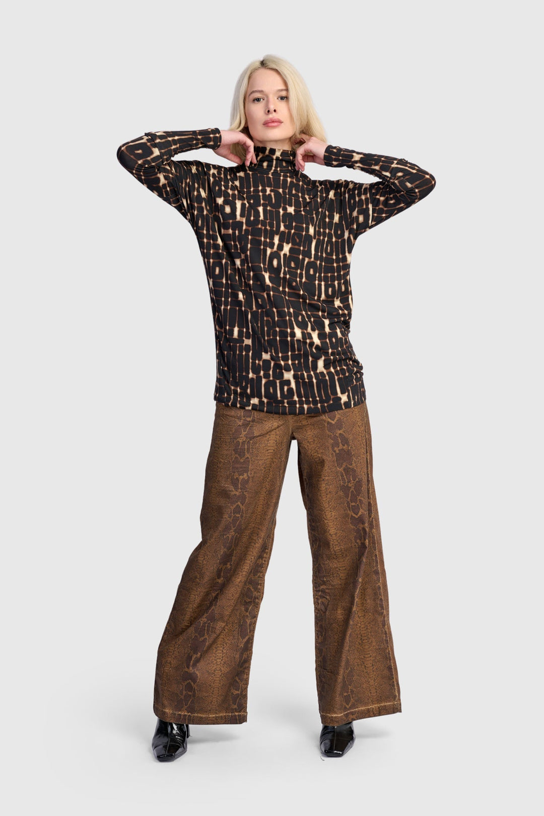 Neula Mockneck Top, Matrix
