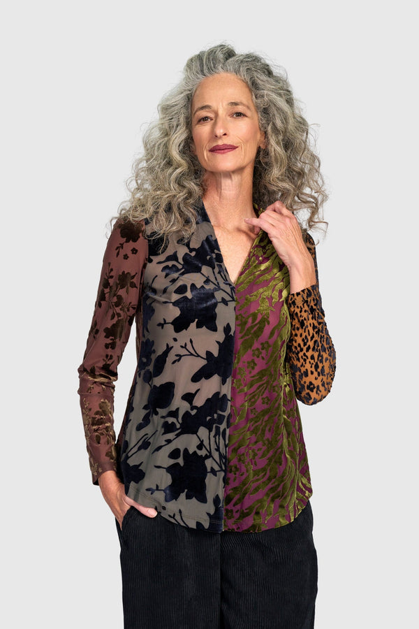 Dolcezza V-Neck Top, Regal
