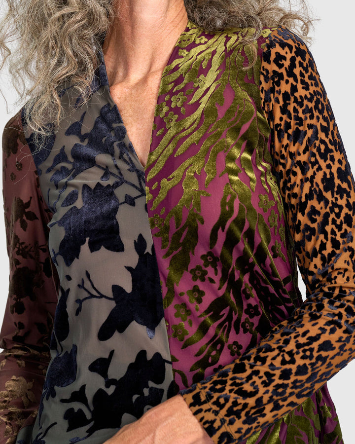 Dolcezza V-Neck Top, Regal