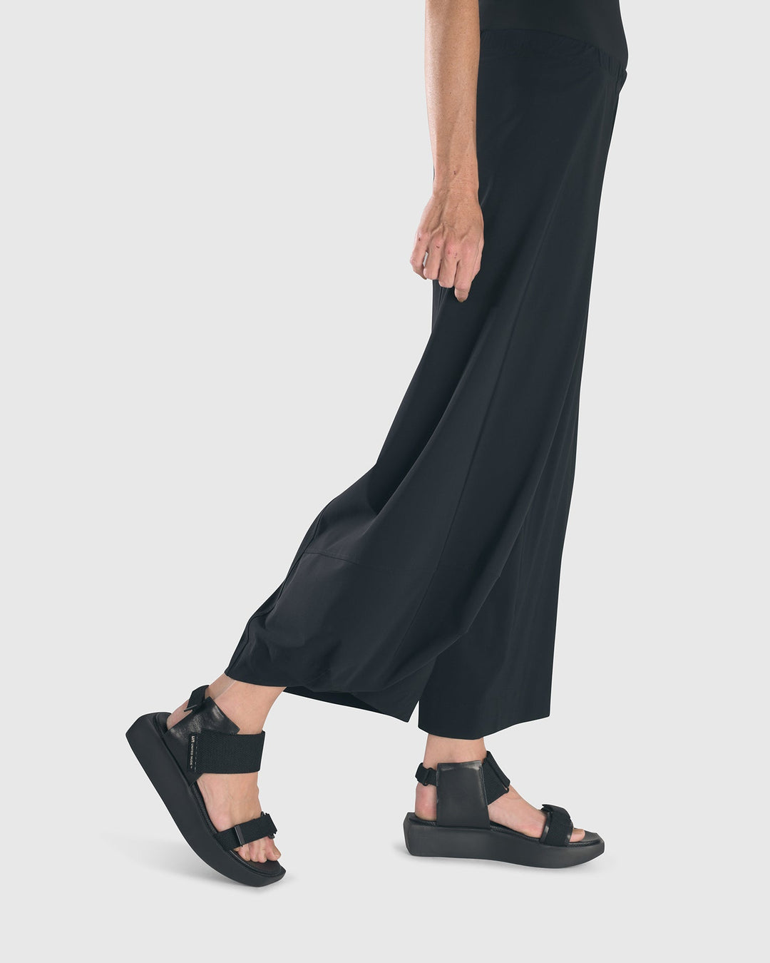 Essential Tekbika Punto Pants, Black