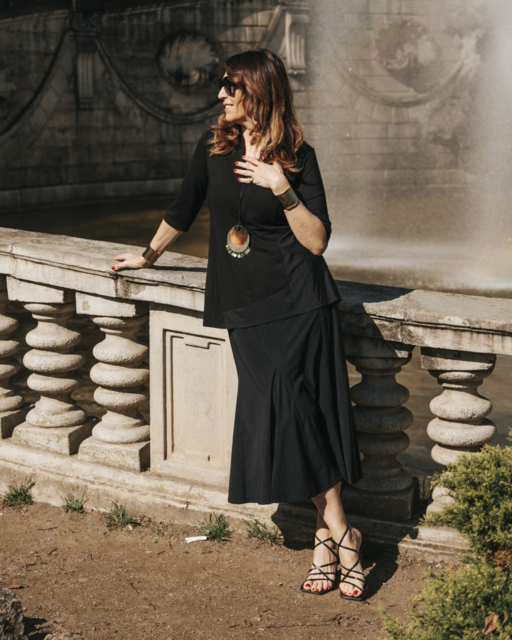 Tekbika V-neck Tunic Top, Black