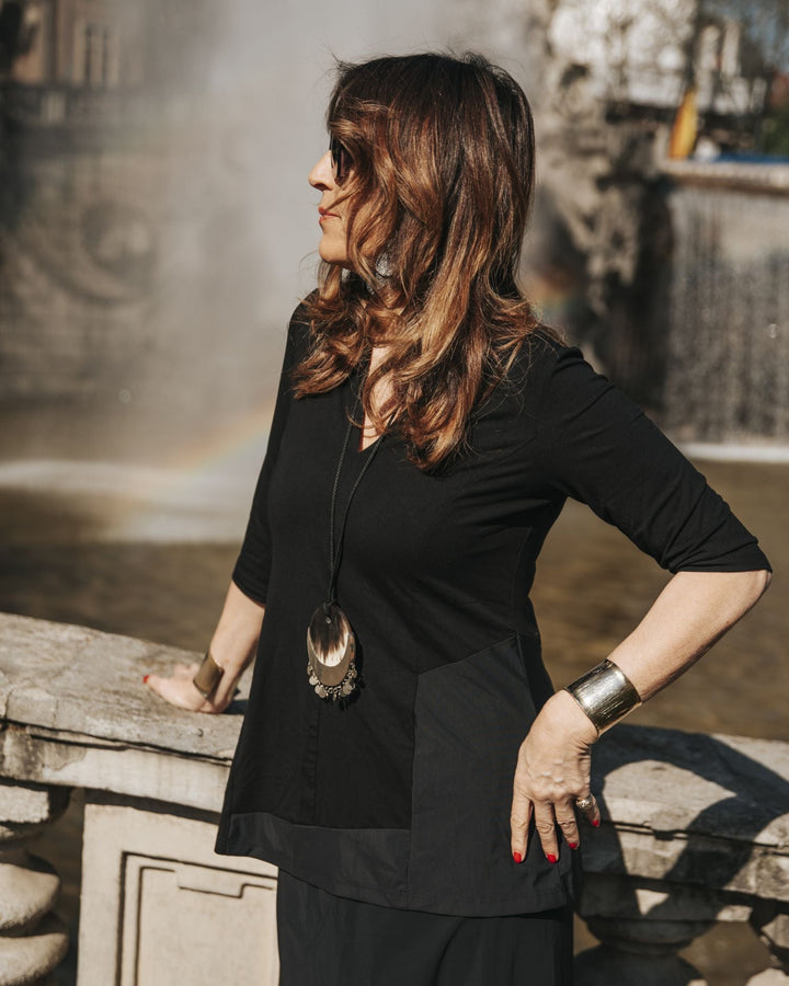 Tekbika V-neck Tunic Top, Black